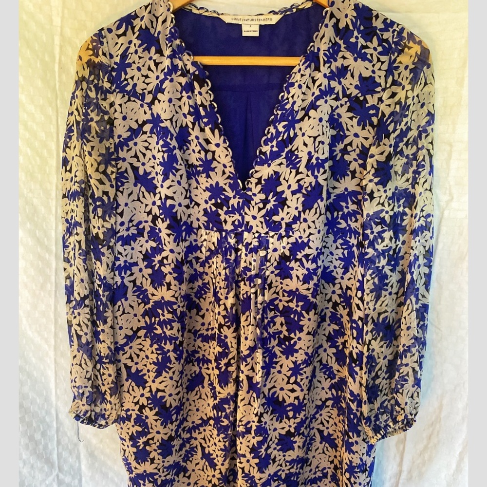 Diane Von Furstenberg 100% Silk Dress 👗